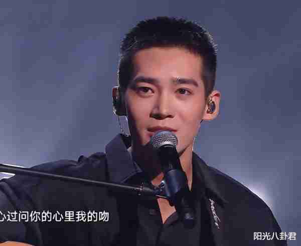 跨年晚会亮点：汪涵谢娜哭了，李荣浩眼睛变大，于适被嘲难看难听-第16张图片-九妖电影