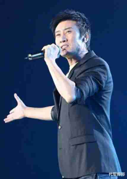 这一次，56岁的知名歌手江涛，终为自己的“整容”付出了代价-第9张图片-九妖电影