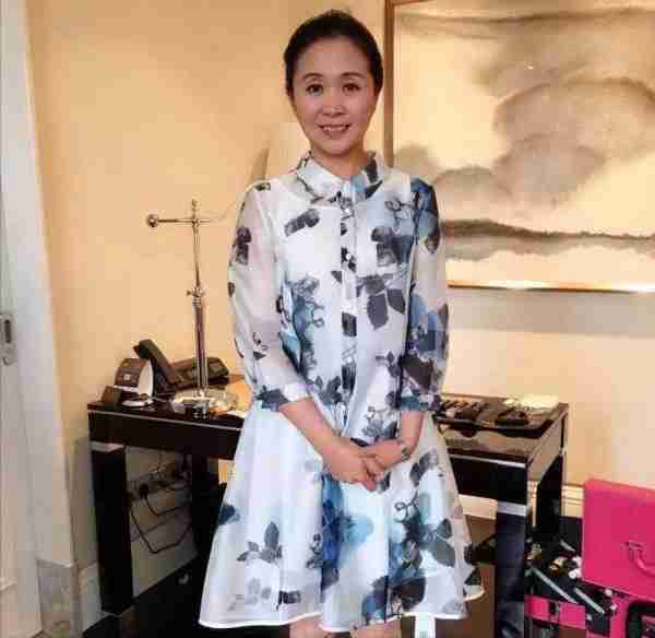 这还是《非诚勿扰》里的黄菡？时隔7年再次亮相，却判若两人-第20张图片-九妖电影