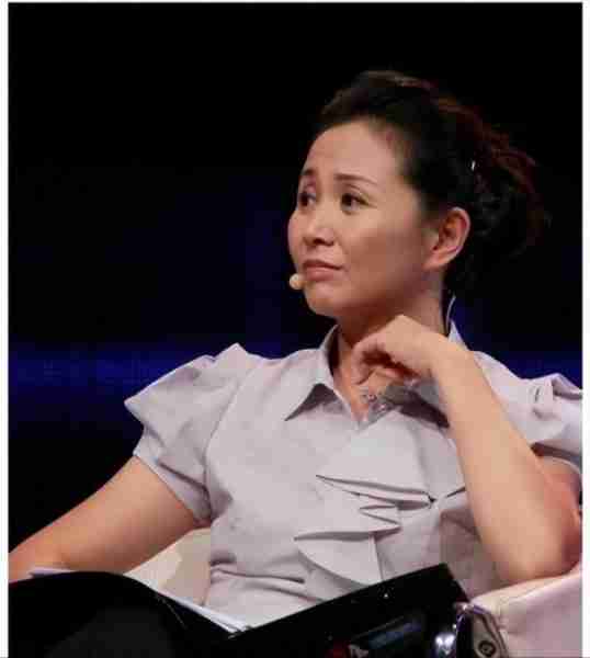 这还是《非诚勿扰》里的黄菡？时隔7年再次亮相，却判若两人-第23张图片-九妖电影