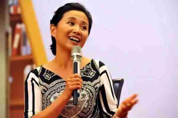 这还是《非诚勿扰》里的黄菡？时隔7年再次亮相，却判若两人-第32张图片-九妖电影