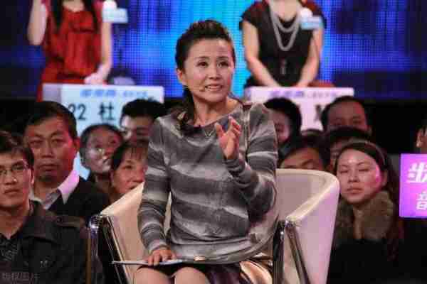 这还是《非诚勿扰》里的黄菡？时隔7年再次亮相，却判若两人-第33张图片-九妖电影
