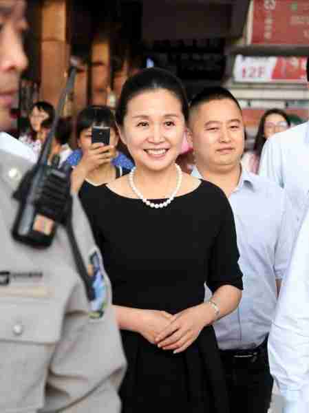 这还是《非诚勿扰》里的黄菡？时隔7年再次亮相，却判若两人_1-第24张图片-九妖电影