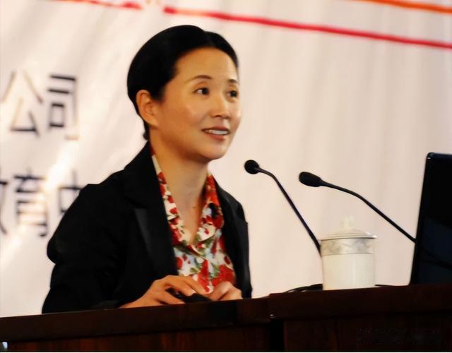 这还是《非诚勿扰》里的黄菡？时隔7年再次亮相，却判若两人_1-第21张图片-九妖电影