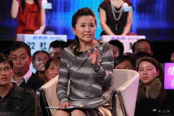 这还是《非诚勿扰》里的黄菡？时隔7年再次亮相，却判若两人_1-第45张图片-九妖电影
