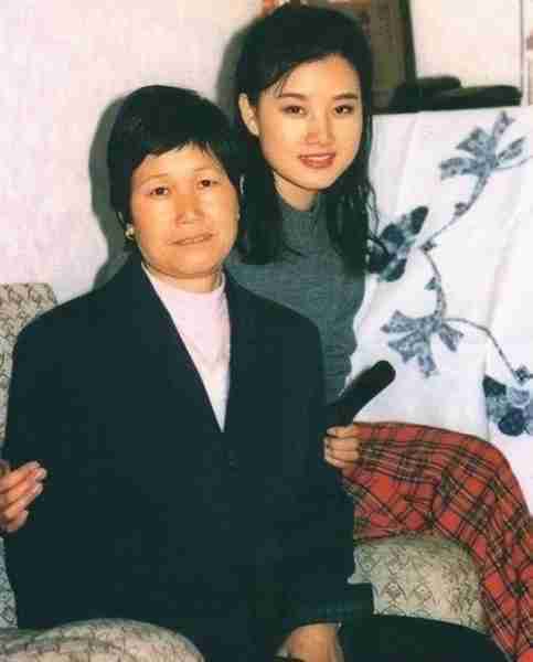 连续24年登上春晚的宋祖英，去哪了？-第2张图片-九妖电影