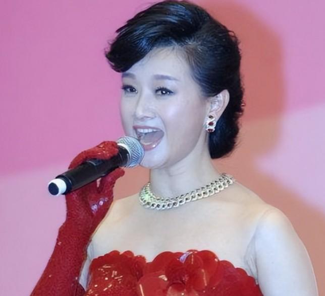 连续24年登春晚的宋祖英，为何突然消失？现在的她让人唏嘘-第3张图片-九妖电影