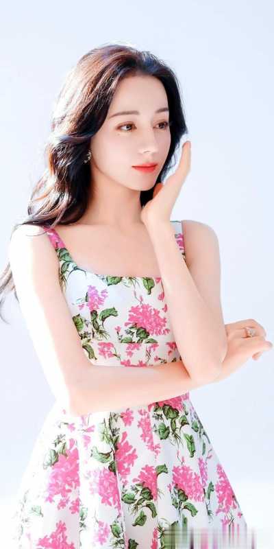 迪丽热巴花儿与少年，一身粉色花朵裙，开启浪漫之旅​​​-第8张图片-九妖电影