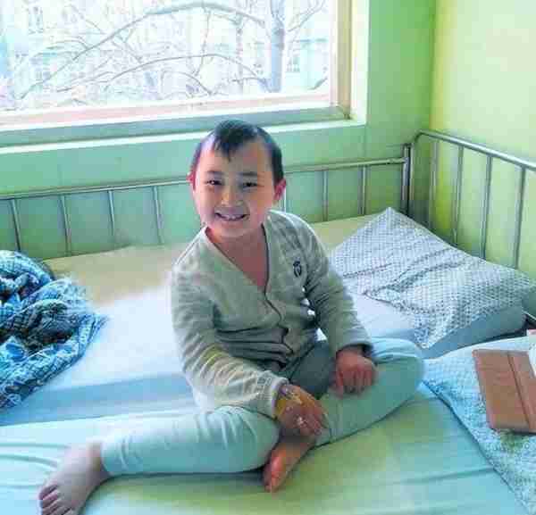 邓鸣贺：6岁上春晚，8岁离世，患病时还在演出，他的悲剧谁来买单-第12张图片-九妖电影