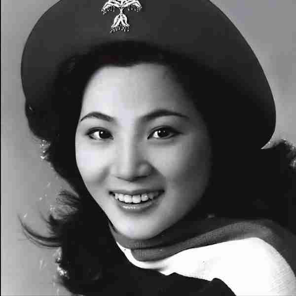 郑绪岚：屡次登上春晚走红，嫁给洋老公丢了事业，如今她现况如何-第5张图片-九妖电影