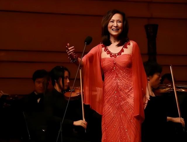 郑绪岚：屡次登上春晚走红，嫁给洋老公丢了事业，如今她现况如何-第19张图片-九妖电影