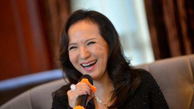 郑绪岚：屡次登春晚走红，却宣誓效忠美国，如今回国捞金过的怎样-第20张图片-九妖电影