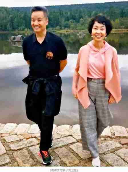 阎维文：将军级歌手，16次上春晚，陪妻抗癌30年，如今成人生赢家-第10张图片-九妖电影