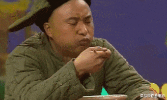 陈佩斯春晚经典时刻：春晚唯一敢光膀子人，因表演太投入直接送医-第10张图片-九妖电影