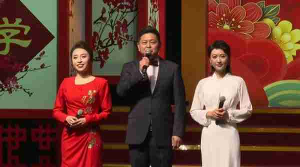 非遗相声大会第四场点评，冯巩攒底登台，金霏陈曦重塑春晚相声-第12张图片-九妖电影