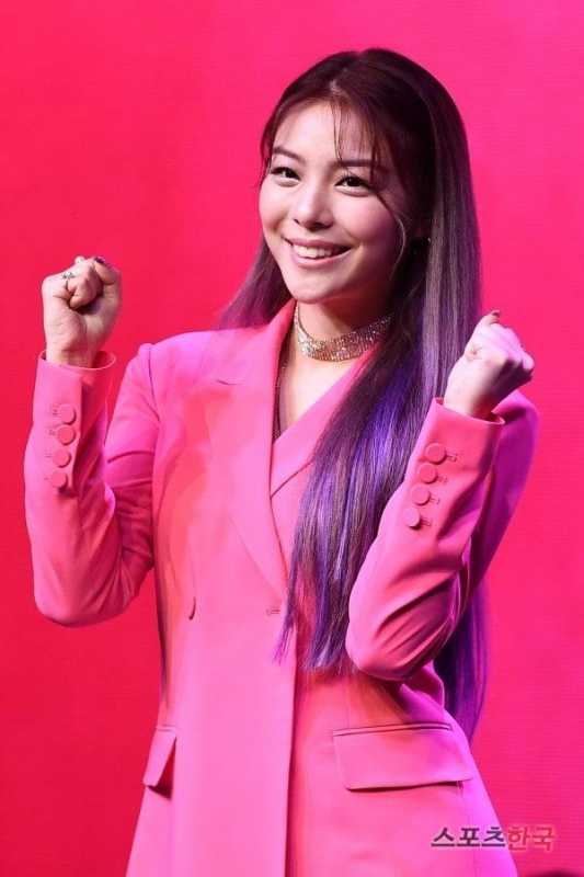 韩国知名女星，结婚对象公开，出演过真人秀节目《单身即地狱》-第4张图片-九妖电影