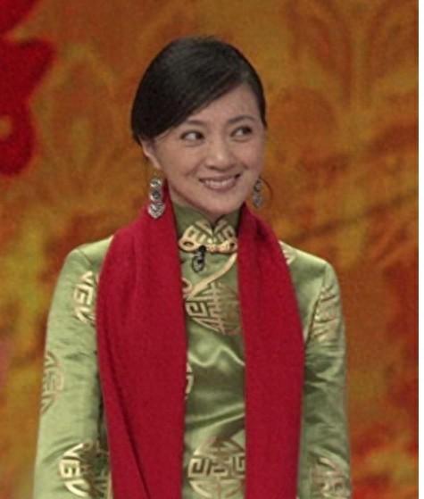 顶替闫妮上春晚爆红?靠“潜规则上位”的她?最后却进了精神病院-第1张图片-九妖电影 顶替闫妮上春晚爆红?靠“潜规则上位”的她?最后却进了精神病院-第1张图片-九妖电影