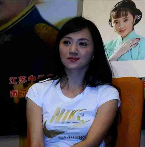 顶替闫妮上春晚爆红?靠“潜规则上位”的她?最后却进了精神病院-第19张图片-九妖电影 顶替闫妮上春晚爆红?靠“潜规则上位”的她?最后却进了精神病院-第19张图片-九妖电影