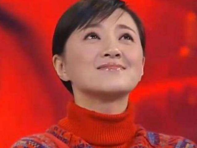 顶替闫妮上春晚爆红?靠“潜规则上位”的她?最后却进了精神病院-第39张图片-九妖电影 顶替闫妮上春晚爆红?靠“潜规则上位”的她?最后却进了精神病院-第39张图片-九妖电影