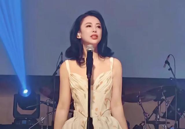 黄绮珊首次回应春晚被网友说嘴巴大牙齿黄，网友看后：心态真好！-第7张图片-九妖电影