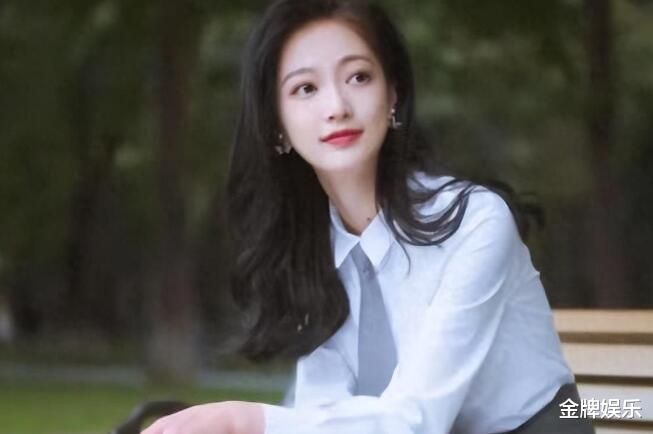 龙年春晚主持人仅保留5人！董卿，冯琳，张舒越全都无缘-第6张图片-九妖电影