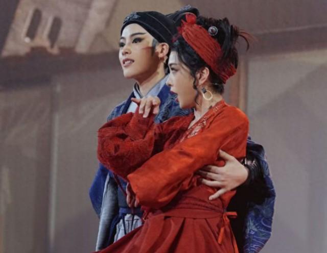 龙年春晚值得期待的四位明星,越剧演员、列车员和饲养员-第1张图片-九妖电影 龙年春晚值得期待的四位明星,越剧演员、列车员和饲养员-第1张图片-九妖电影