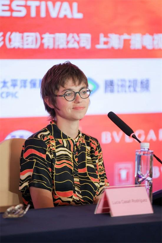 《一间自己的浴室》：积极成就自我，开拓人生-第2张图片-九妖电影