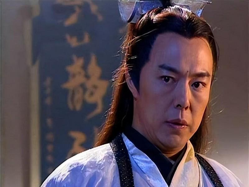 伸舌头、嘴亲肿、面条吻，这些“中老年”演员拍吻戏，个个辣眼睛-第4张图片-九妖电影