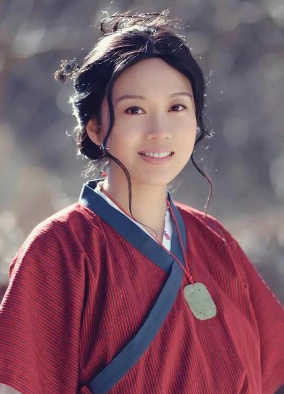 伸舌头、嘴亲肿、面条吻，这些“中老年”演员拍吻戏，个个辣眼睛-第10张图片-九妖电影