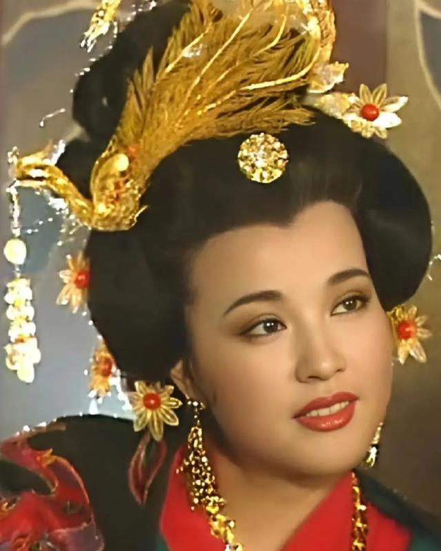 74岁刘晓庆称想演妲己,周迅表示这个我熟啊!网友希望给条活路-第3张图片-九妖电影 74岁刘晓庆称想演妲己,周迅表示这个我熟啊!网友希望给条活路-第3张图片-九妖电影