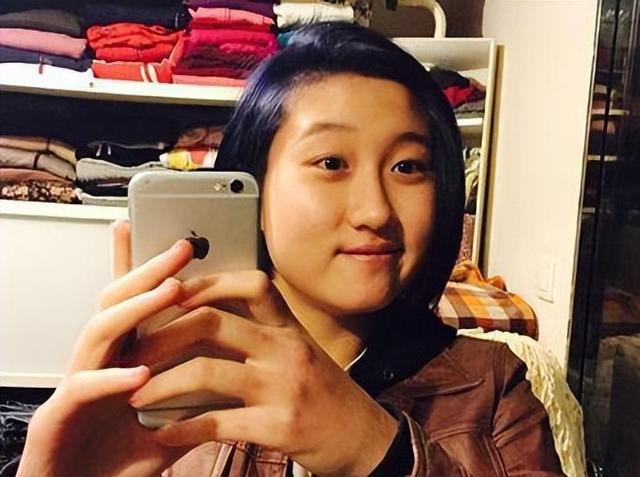 成龙女儿吴卓林近状曝光-睡桥洞,靠救济粮生活,金星说的话应验了-第5张图片-九妖电影 成龙女儿吴卓林近状曝光-睡桥洞,靠救济粮生活,金星说的话应验了-第5张图片-九妖电影