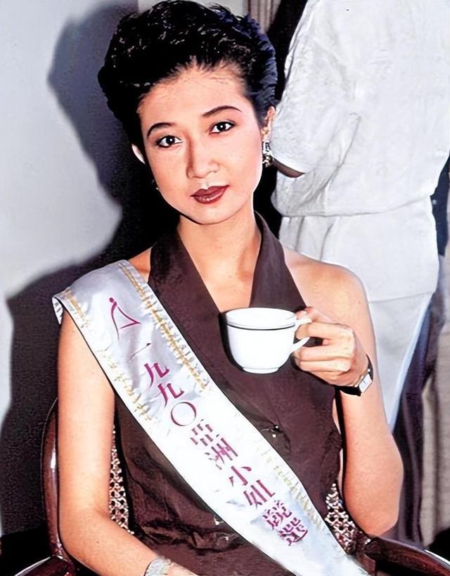 成龙女儿吴卓林近状曝光-睡桥洞,靠救济粮生活,金星说的话应验了-第17张图片-九妖电影 成龙女儿吴卓林近状曝光-睡桥洞,靠救济粮生活,金星说的话应验了-第17张图片-九妖电影