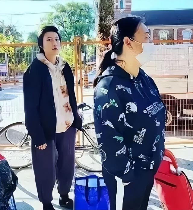 成龙女儿吴卓林近状曝光-睡桥洞,靠救济粮生活,金星说的话应验了-第26张图片-九妖电影 成龙女儿吴卓林近状曝光-睡桥洞,靠救济粮生活,金星说的话应验了-第26张图片-九妖电影