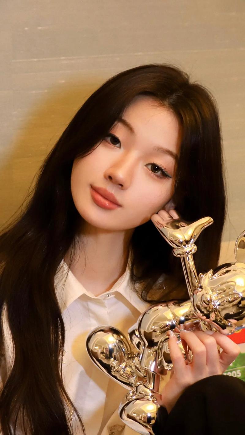 单依纯整容未遂引热议！哪怕再美的女人，都存在身材与容貌的焦虑-第5张图片-九妖电影