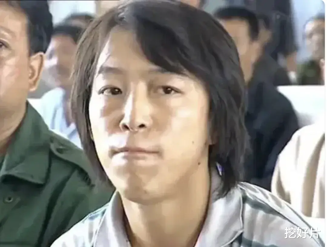 这一夜:用命演唱的62岁刘德华,泪洒现场,打脸多少内娱小鲜肉-第10张图片-九妖电影 这一夜:用命演唱的62岁刘德华,泪洒现场,打脸多少内娱小鲜肉-第10张图片-九妖电影
