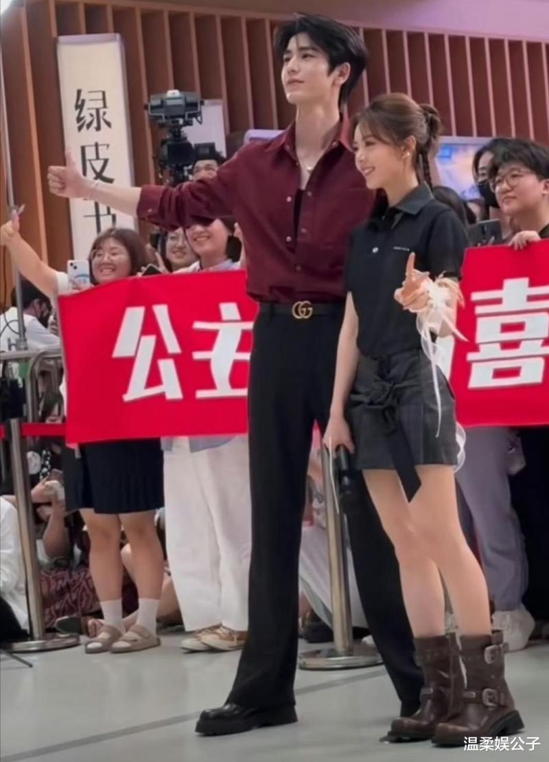 当22岁赵今麦遇上27岁张凌赫，我才明白，为何说CP感真是门玄学-第10张图片-九妖电影