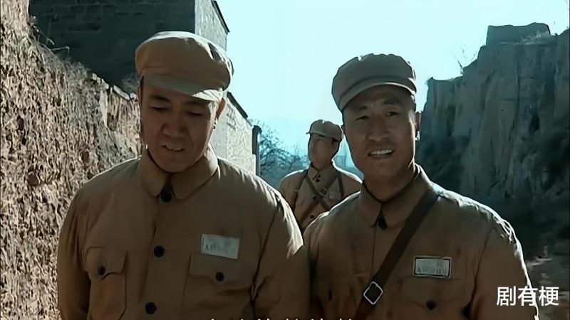 《亮剑》为什么段鹏后期不当李云龙的警卫员？毕竟离领导更近些-第2张图片-九妖电影