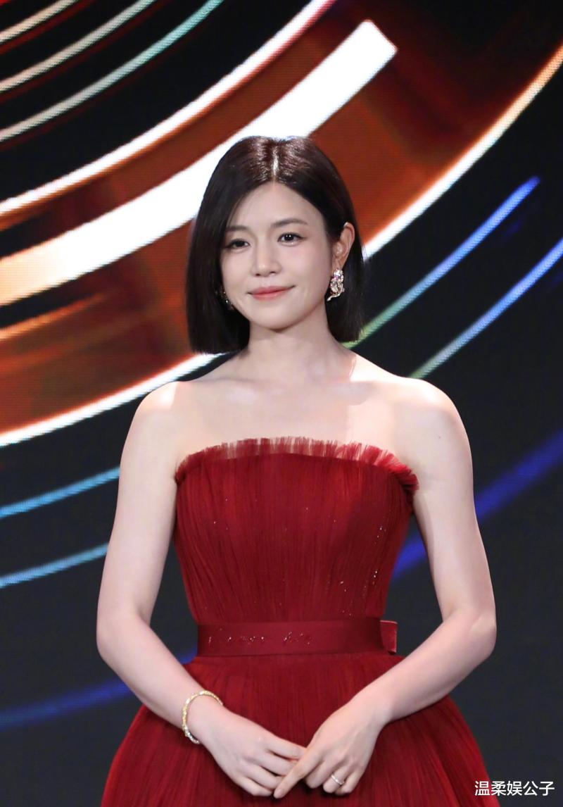 看了41岁陈妍希和36岁陈晓的状态，我发现：他俩真的一点也不搭-第2张图片-九妖电影
