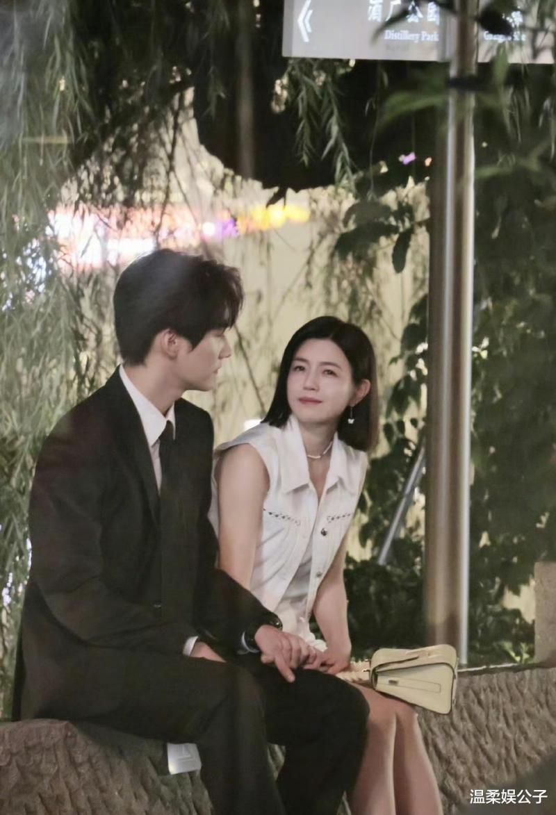 看了41岁陈妍希和36岁陈晓的状态，我发现：他俩真的一点也不搭-第7张图片-九妖电影