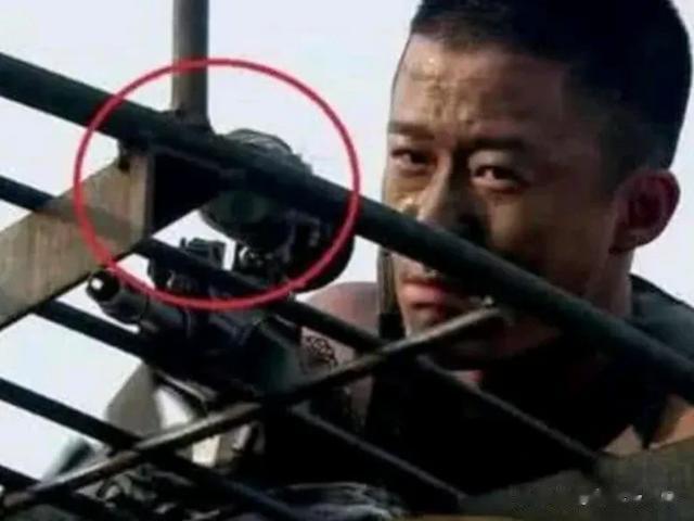 盘点那些让人笑喷的穿帮镜头-第2张图片-九妖电影 盘点那些让人笑喷的穿帮镜头-第2张图片-九妖电影