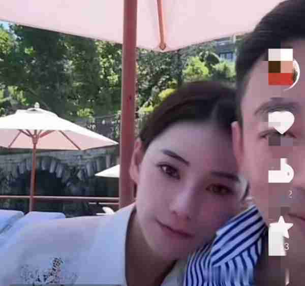 汪小菲夫妇直播，小菲夸小梅靓，美颜功能突然掉了，评论区好热闹-第3张图片-九妖电影