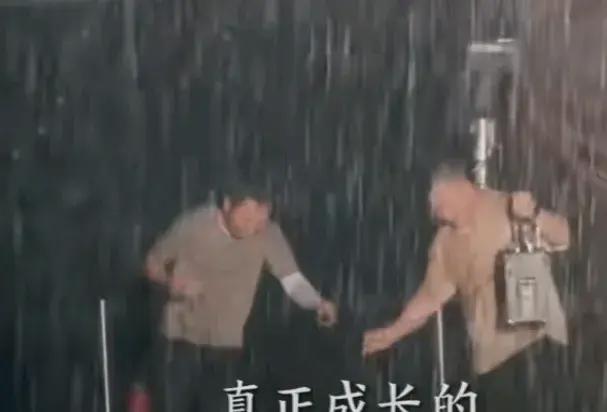 一场雨，看清了董宇辉身边的那一群人，让人羡慕！-第7张图片-九妖电影