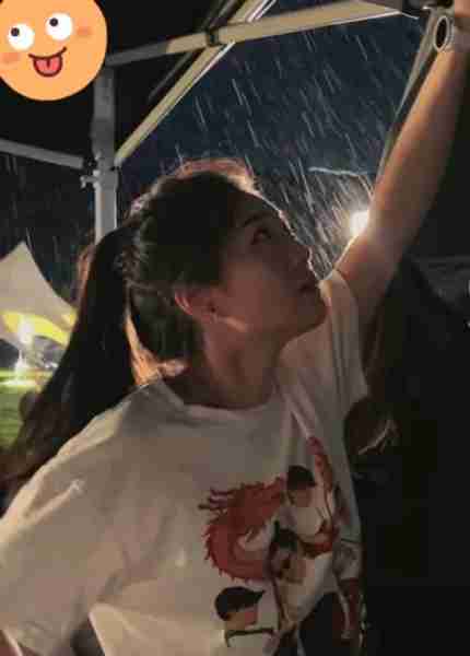 一场雨，看清了董宇辉身边的那一群人，让人羡慕！-第9张图片-九妖电影