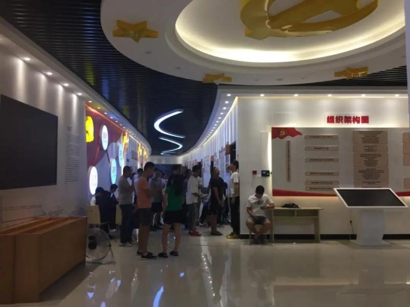 调查上·东行浙江│行业洗牌资本犹豫   秋风中横店苦练内功（调查一下）-第9张图片-九妖电影