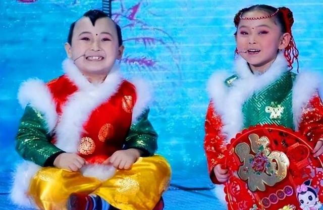4岁上梨园春,6岁上春晚,9岁不幸早逝,童星邓鸣贺你如何看待?(梨园春少儿总决赛)-第27张图片-九妖电影 4岁上梨园春,6岁上春晚,9岁不幸早逝,童星邓鸣贺你如何看待?(梨园春少儿总决赛)-第27张图片-九妖电影