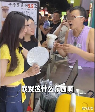 58岁李若彤珠海夜市吃美食,网友负评一面倒:本地人都不去(李若彤的资料)-第6张图片-九妖电影 58岁李若彤珠海夜市吃美食,网友负评一面倒:本地人都不去(李若彤的资料)-第6张图片-九妖电影
