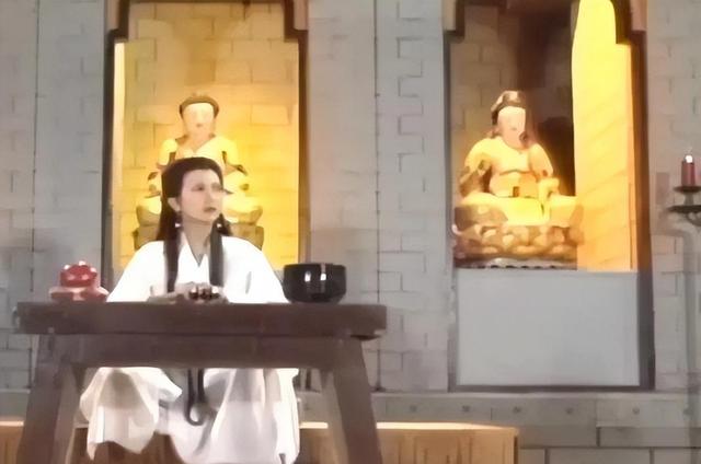 这些“啼笑皆非”的穿帮镜头,如今个个成了经典,你都看过哪些?(盘点那些穿帮镜头)-第9张图片-九妖电影 这些“啼笑皆非”的穿帮镜头,如今个个成了经典,你都看过哪些?(盘点那些穿帮镜头)-第9张图片-九妖电影