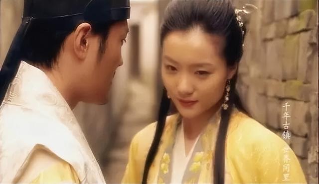 《小夫妻》定档央八,本是冲着殷桃去的,却被40岁女二号吸引了(小夫妇组合)-第23张图片-九妖电影 《小夫妻》定档央八,本是冲着殷桃去的,却被40岁女二号吸引了(小夫妇组合)-第23张图片-九妖电影