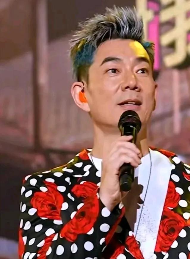 今年怪象特别多!-过气歌手-演唱会扎堆,他们的魅力愈发醇厚!(过气歌手参加选秀节目的是谁呀)-第12张图片-九妖电影 今年怪象特别多!-过气歌手-演唱会扎堆,他们的魅力愈发醇厚!(过气歌手参加选秀节目的是谁呀)-第12张图片-九妖电影