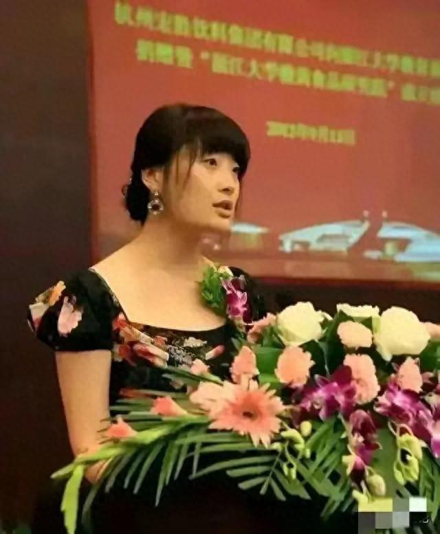 宗泽后公开指责宗馥莉,毫不留情,枉为人叔!你叔当的不称职!(宗馥莉公开征婚)-第1张图片-九妖电影 宗泽后公开指责宗馥莉,毫不留情,枉为人叔!你叔当的不称职!(宗馥莉公开征婚)-第1张图片-九妖电影